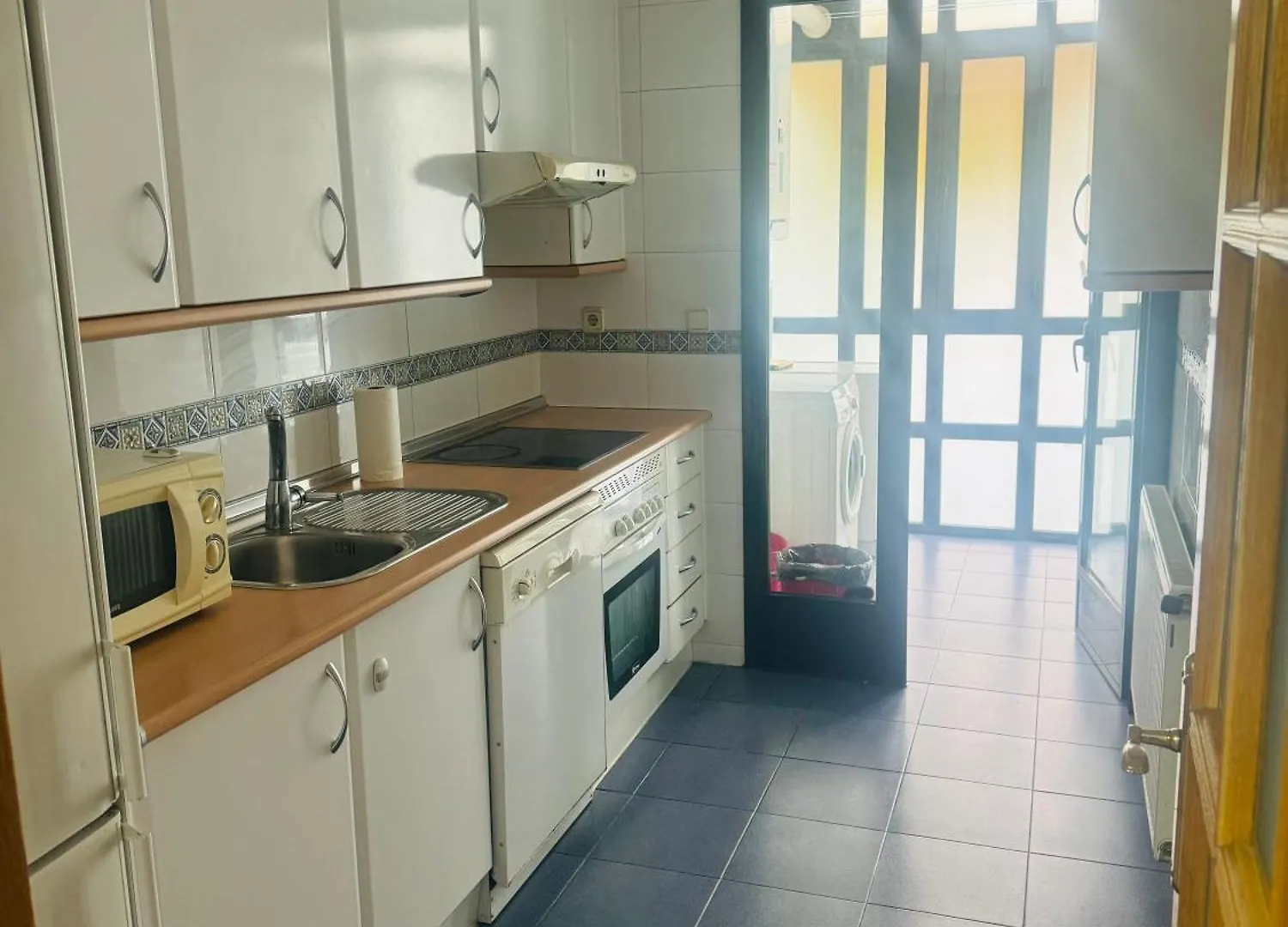 Apartamentos Aeropuerto Juan Madrid Apartment